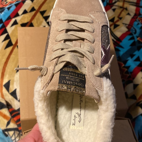 VINTAGE HAVANA TAN & GOLD HEARTY SNEAKER - Picture 2 of 5